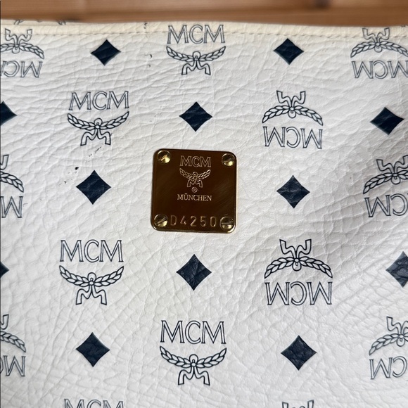 MCM Visetos White Monogram Leather Clutch - Picture 2 of 9